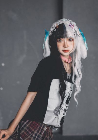 打烊后仅剩两人沙发