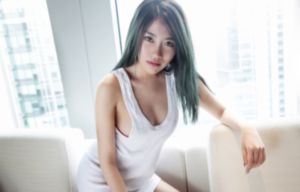 老人急病离世藏了15万的床垫被扔了