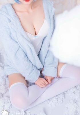 海棠经雨胭脂透