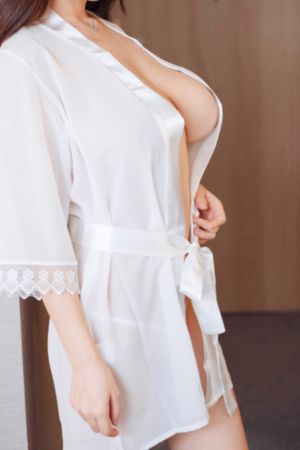 已满十八岁从此进入戴好耳机的