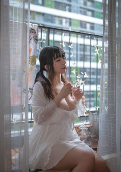 《也平凡》电视剧