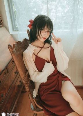 他趴在我两腿中间吸我电影