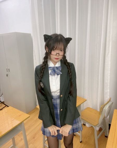 小小彬