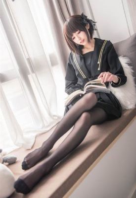 新闻联播里亮相的伊能静