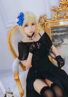 《女员工的付出》